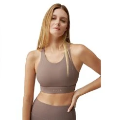 Born Living Yoga Sommet Asha