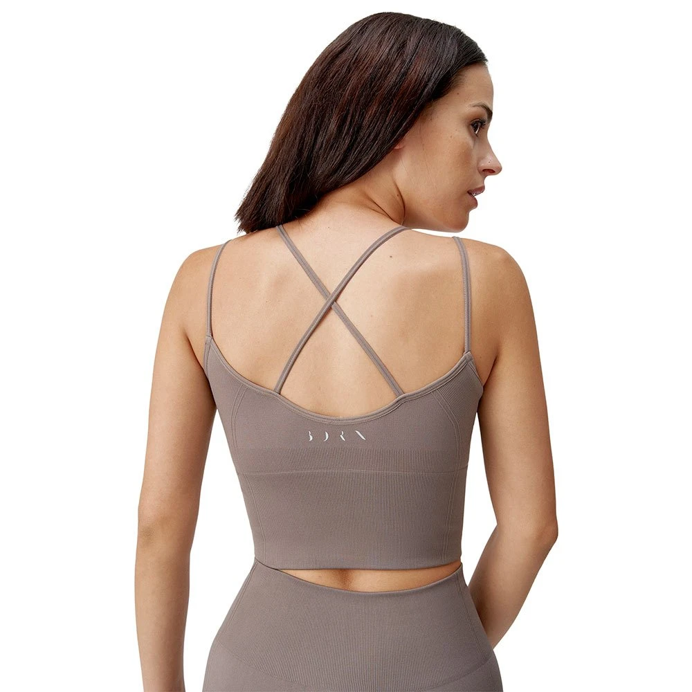 Born Living Yoga Sommet Prasarita 2 Born Living Yoga Sommet Prasarita – Image 2